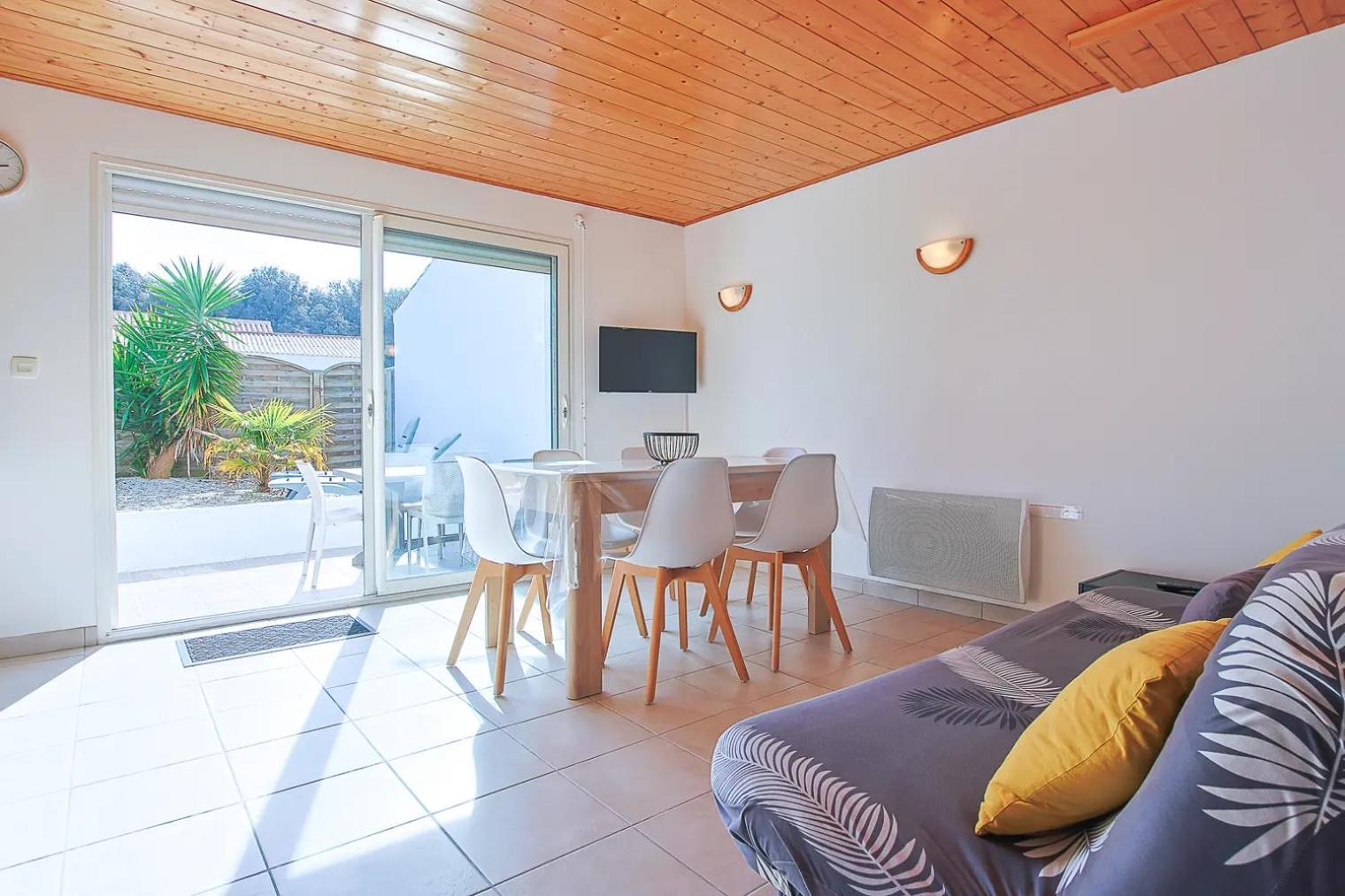 Outrem'her Maison Bord De A L'epine * L'Epine (Vendee)